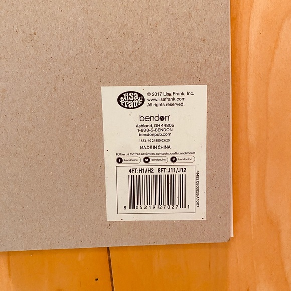 Lot if 3 Lisa Frank coloring books and poster book - Picture 4 of 9